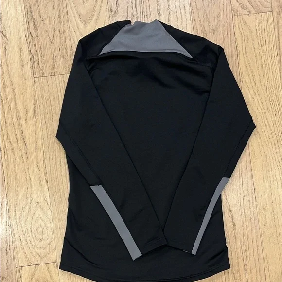 Bundle: Nike Boys Black and Gray Long Sleeve Tees - Picture 5 of 8